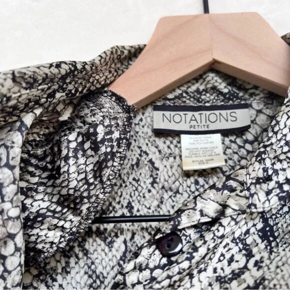 ✨HP✨ Vintage Notations Petite Snakeskin Print Button Down Blouse - Picture 4 of 5